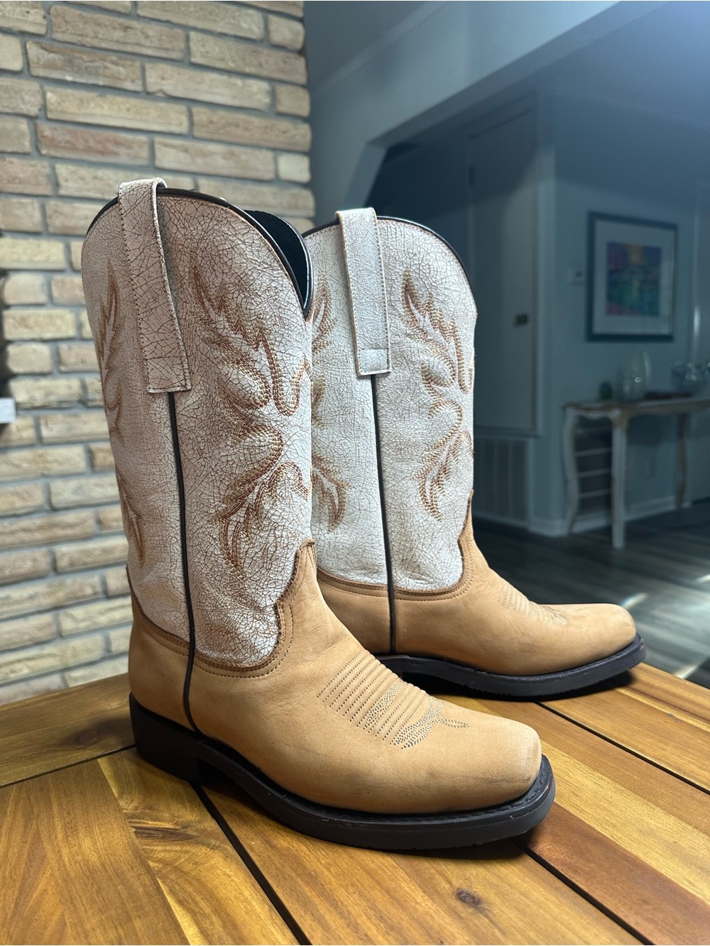 Women’s Two-Tone Tan and Cream Leather Western Boots